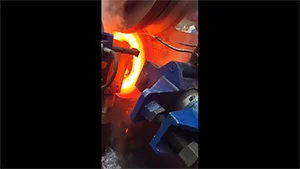 Roladora de anillos verticales en las instalaciones del cliente
